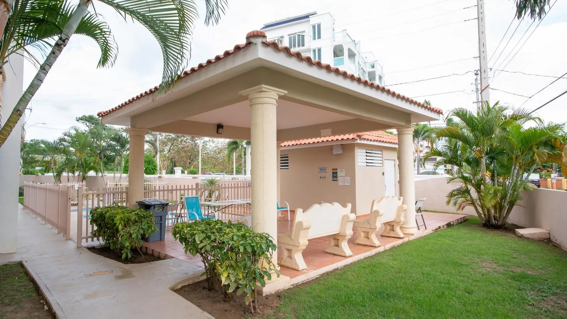 Costa Ensenada Penthouse 505 Across The Street From Balneario Beach Rincón